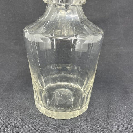 Carafe with reversed bars