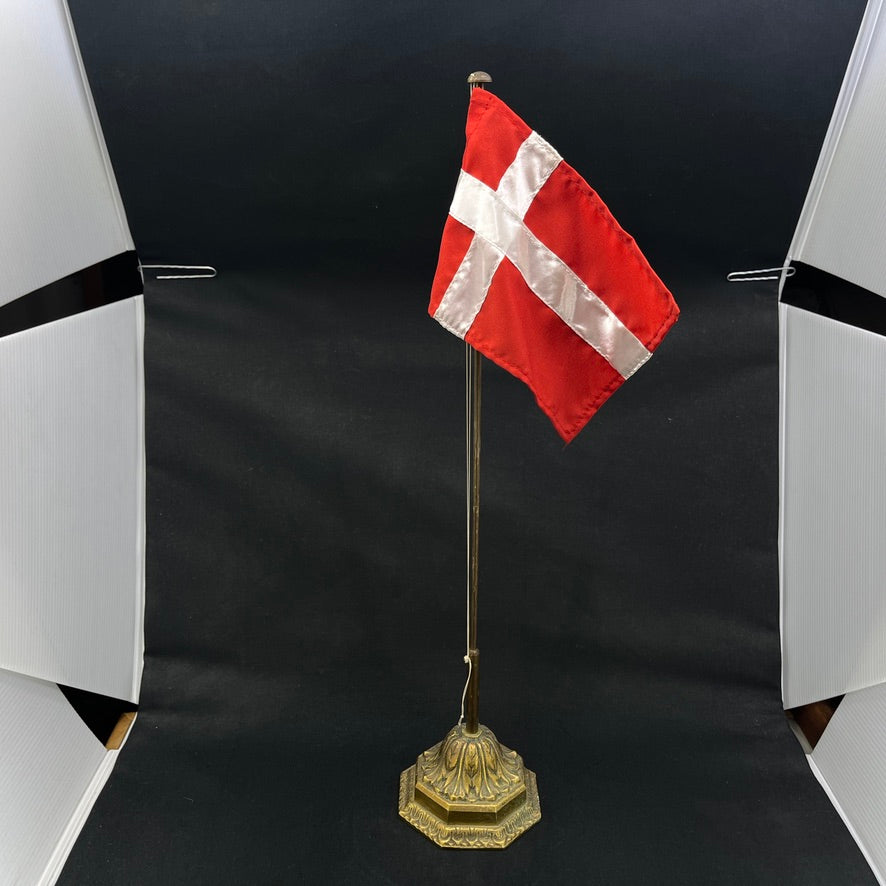 Flagstang i messing, 54 cm.