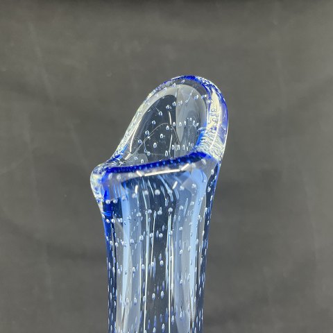 Marineblå orkidevase fra Kastrup Glasværk, 31 cm.