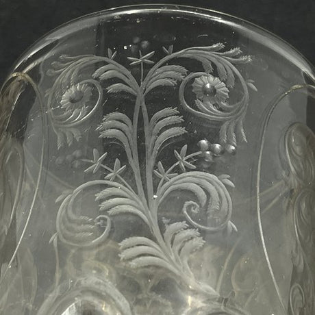 Glas med adeligt monogram - Sponneck