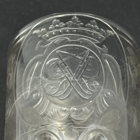 Glas med adeligt monogram - Sponneck