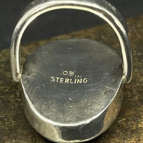 Moderne ring med lapis. str 53