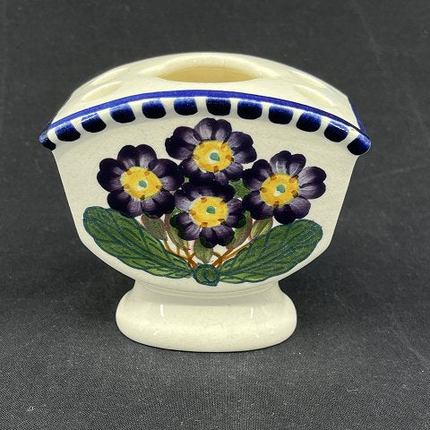 Aluminia vase med violer