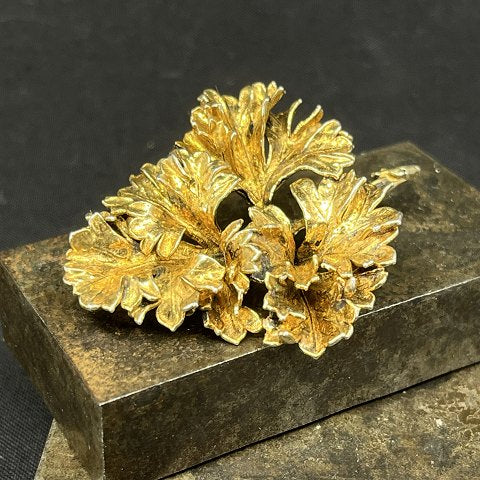 Gilded "Flora Danica" brooch