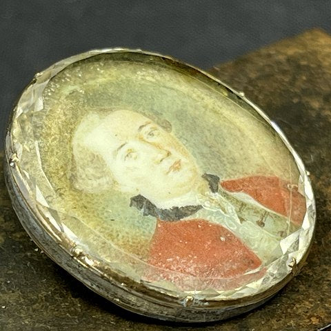 18th century miniature with faceted glass