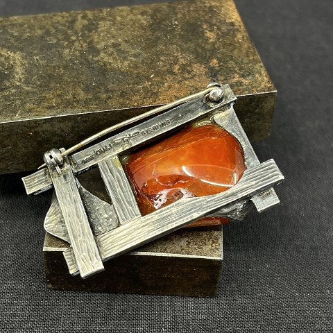 Stor broche af Ole W. Jacobsen