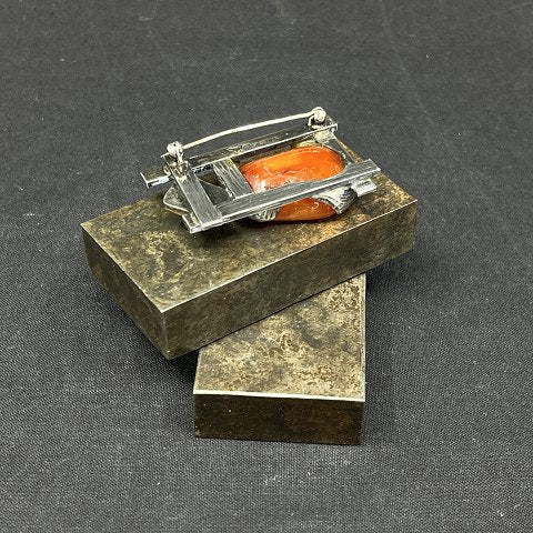 Stor broche af Ole W. Jacobsen