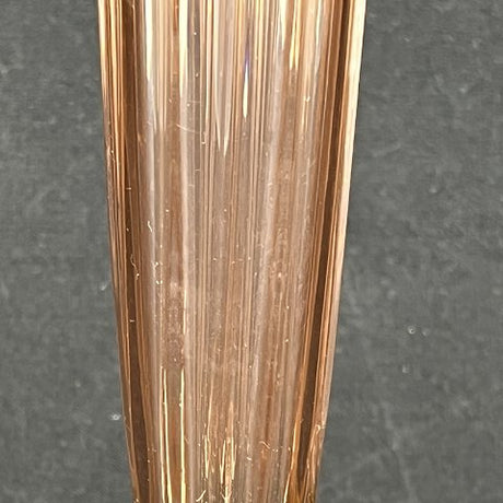 Usædvanlig vase i grøn og pink glas