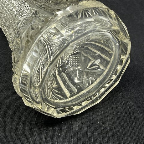Ældre vase i krystalglas