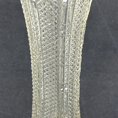 Ældre vase i krystalglas