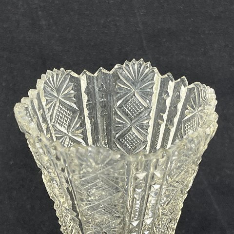 Ældre vase i krystalglas
