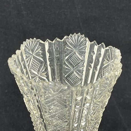Ældre vase i krystalglas