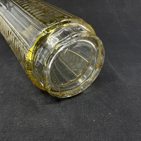 Cylindervase med gult overfang