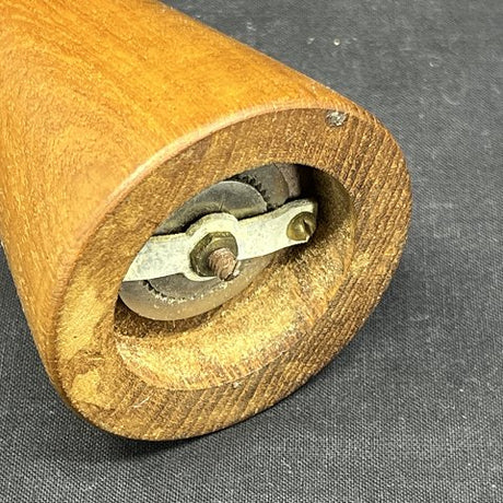 Høj peberkværn i massiv teak
