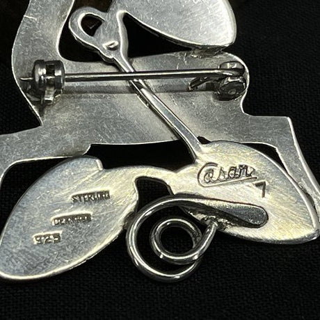 Caesar brooch - 1945-1956