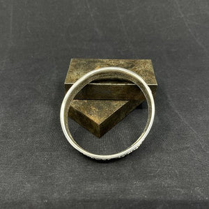 Moderne armring fra Knud V. Andersen