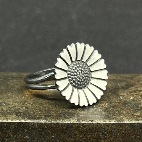 Daisy ring - black