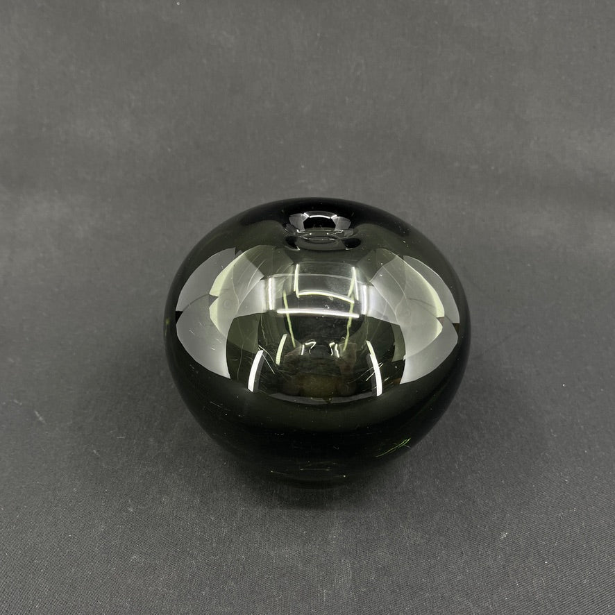 Smoke Rondo vase fra Holmegaard, 12,5 cm.