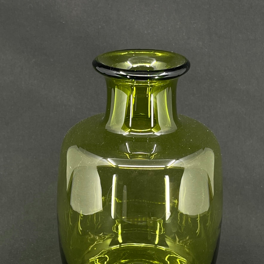 Majgrøn vase fra Holmegaard, 21 cm.