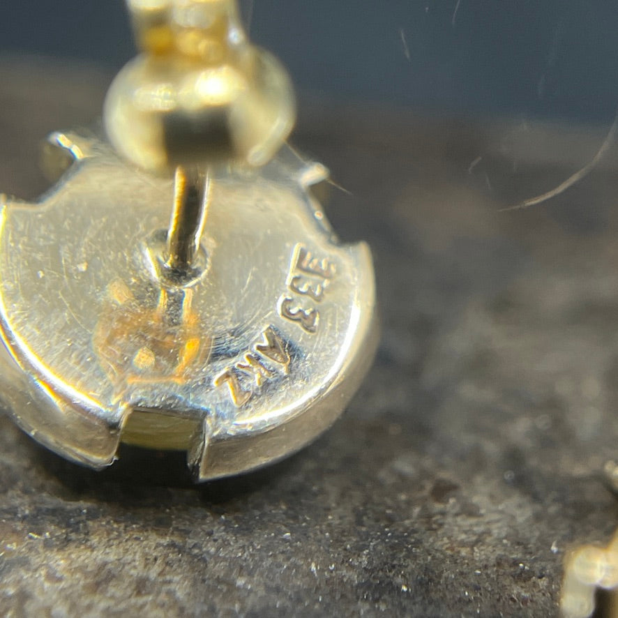 Ørestikker i guld med rutil quartz
