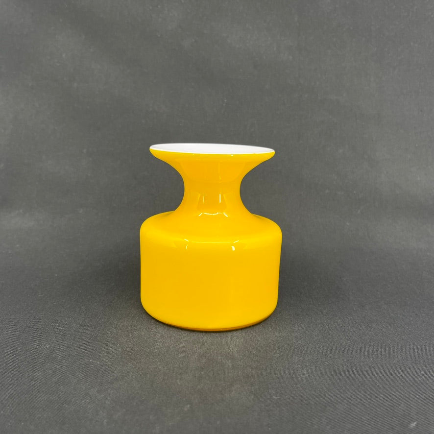 Gul Carnaby vase, 10,5 cm.