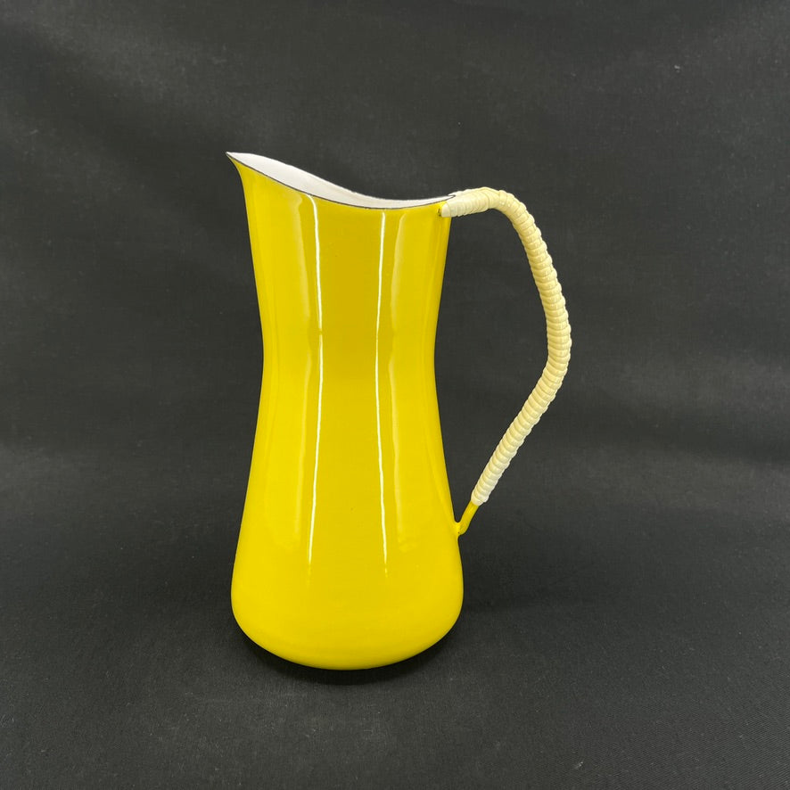 Gul Købenstyle kande af Quistgaard, 20 cm.