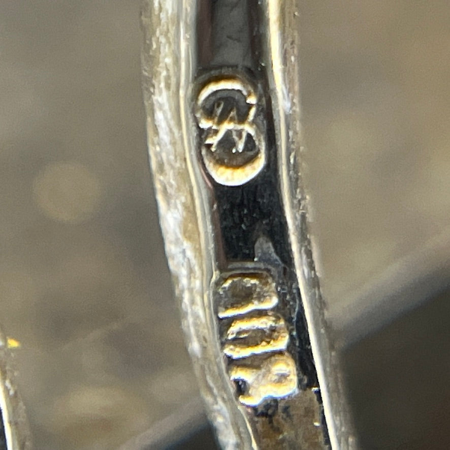 1920s brooch with moissanites