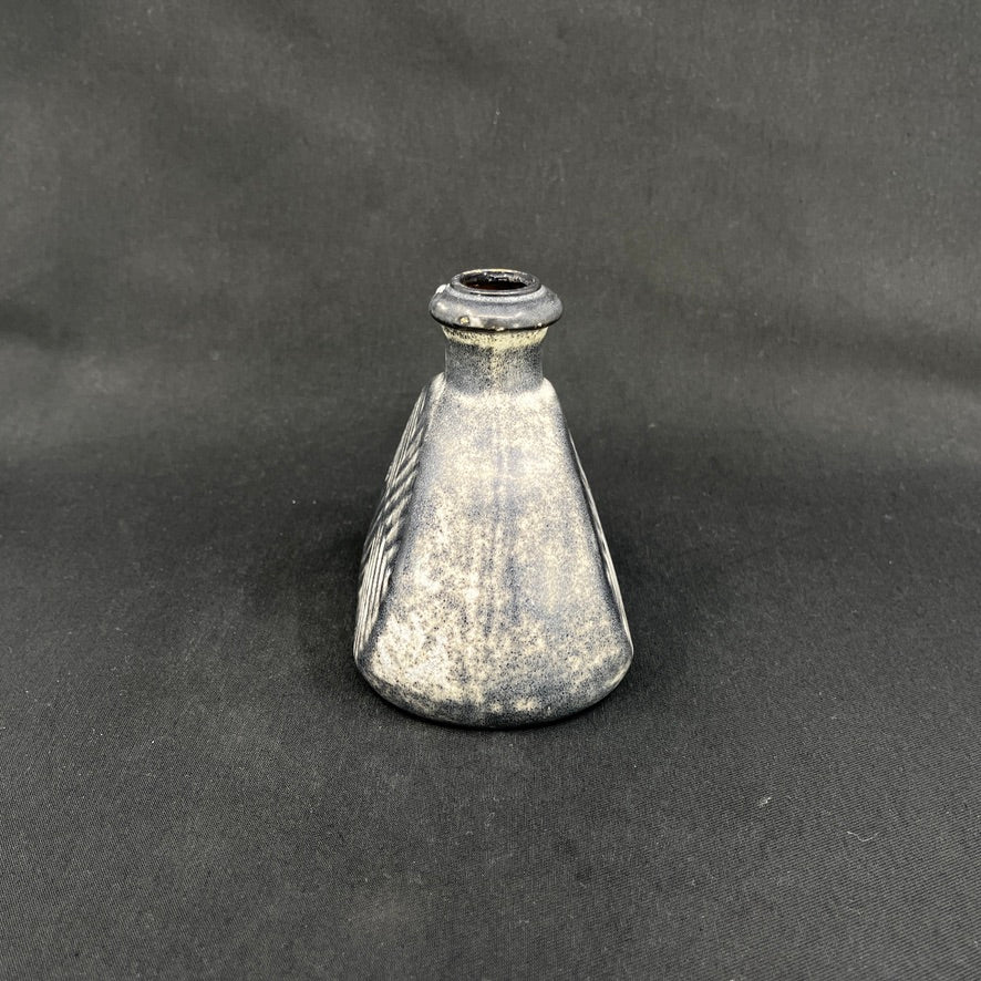 Kähler vase i askegrå glasur, 11 cm.