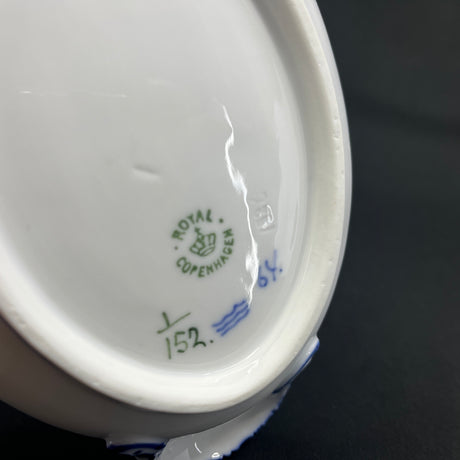 Rare Blue Fluted Fluted Dish, 1/152