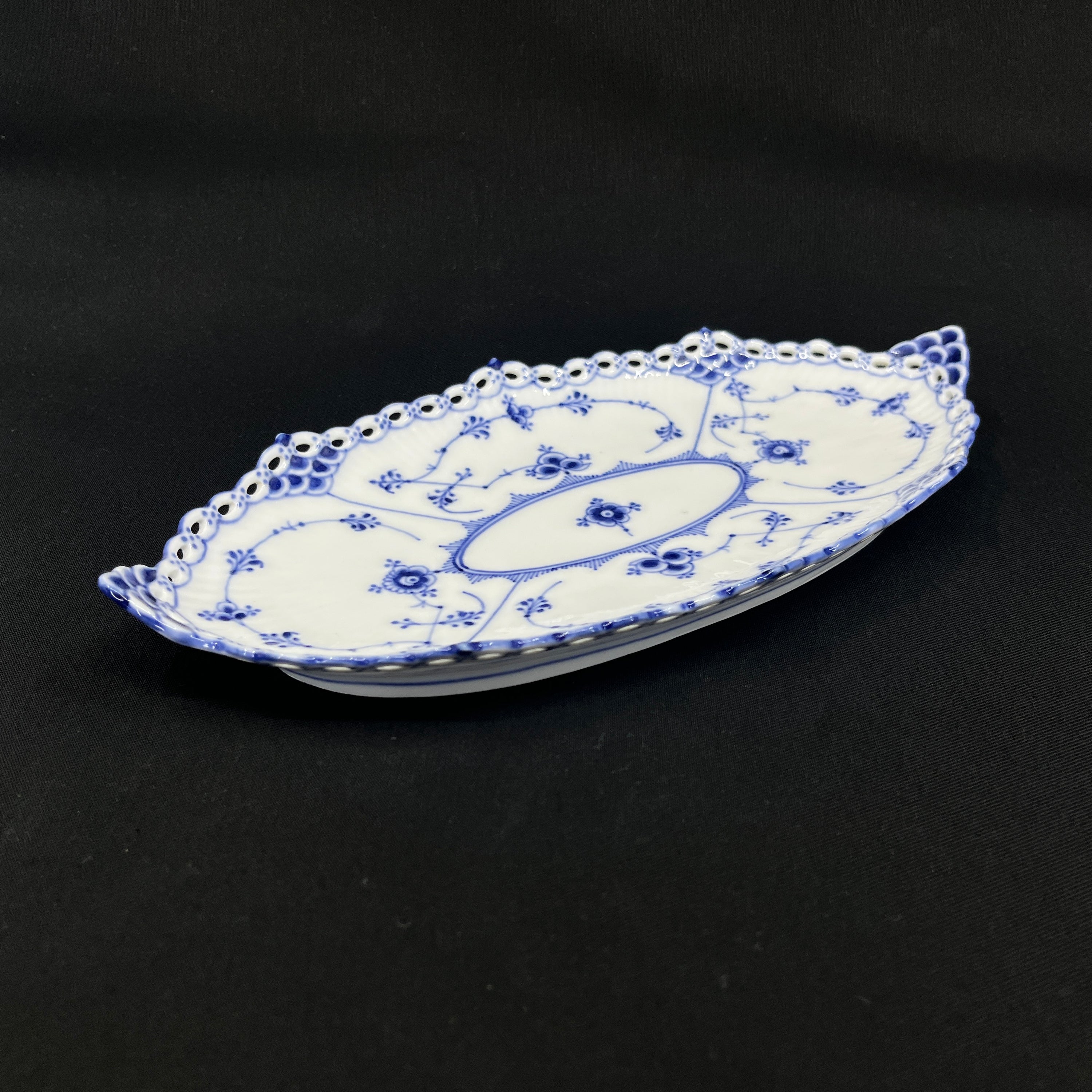 Blue Fluted Full Lace Rare Oval Tray