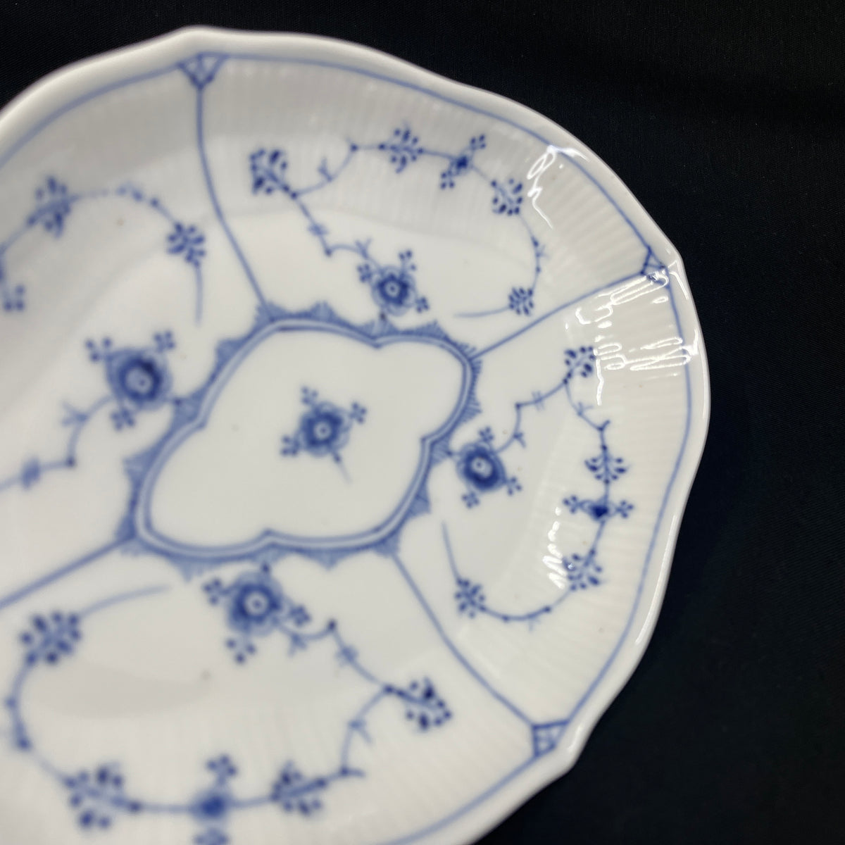 Blue Fluted Fluted Oval Dish, 1/147