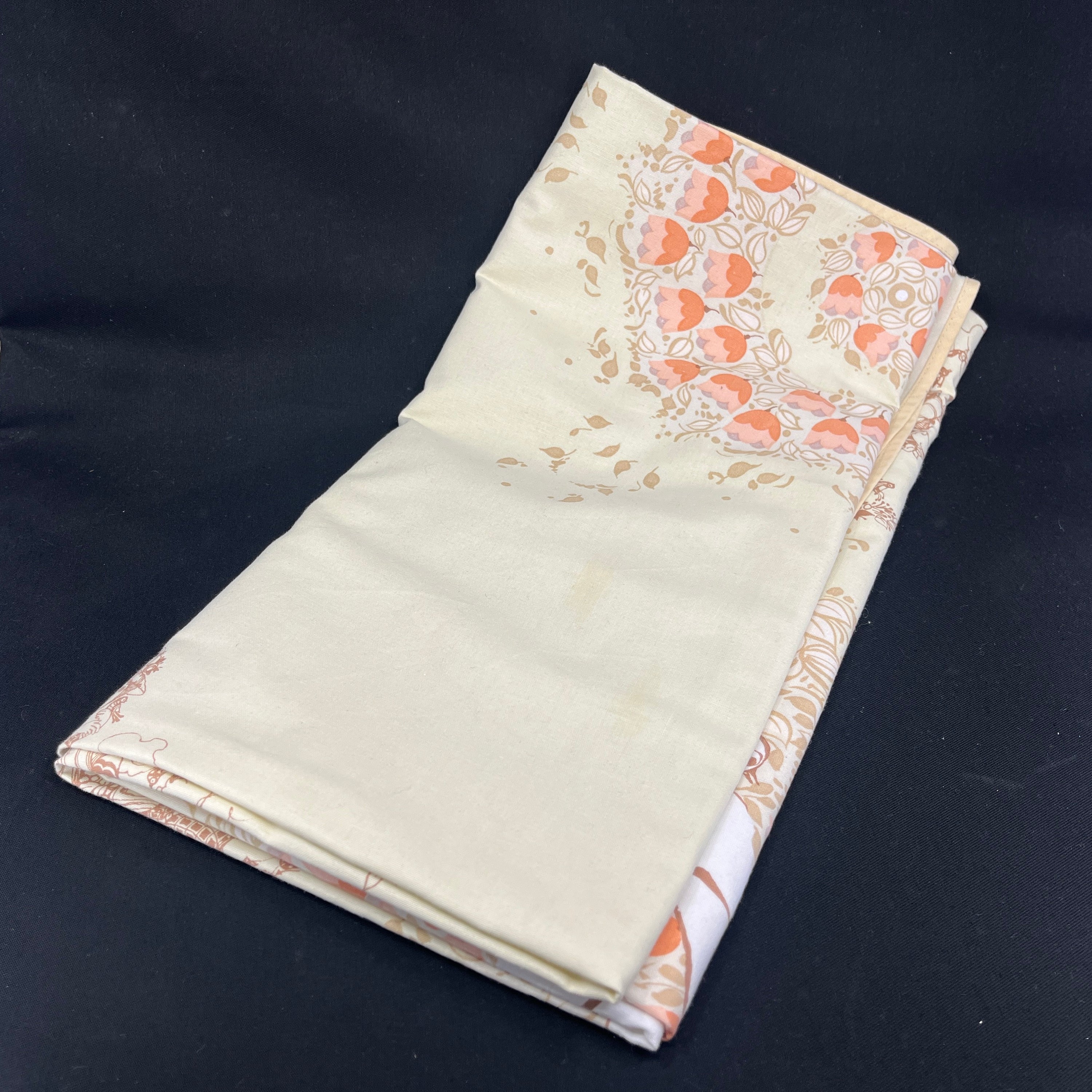 Round tablecloth from Bjørn Wiinblad