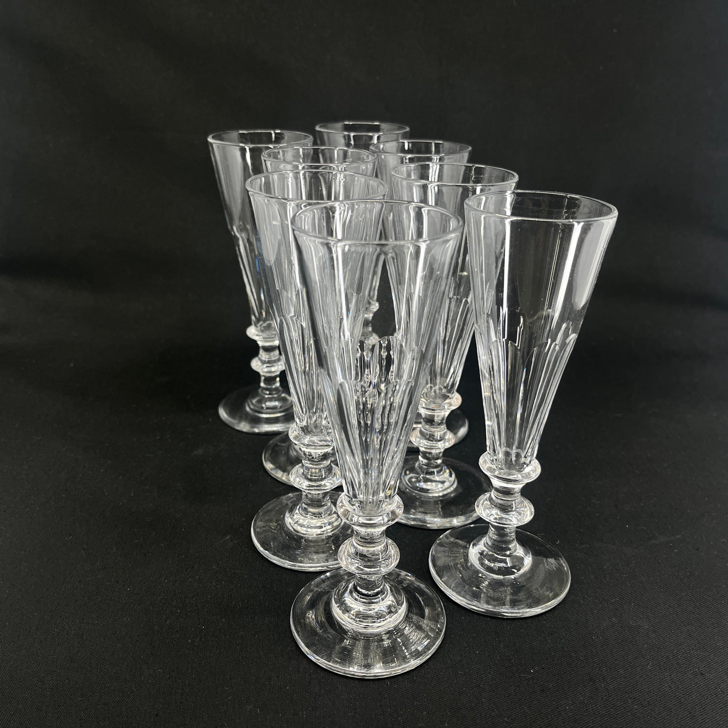 Anglais champagne flutes in fine crystal