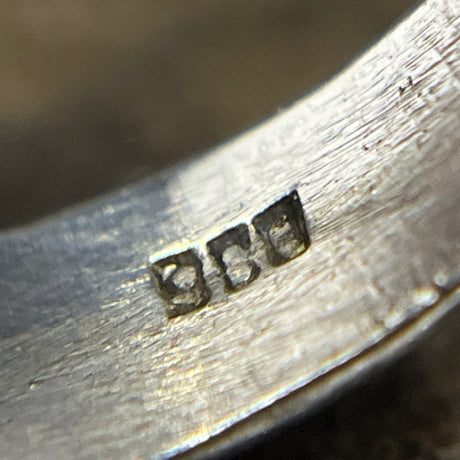 Moderne ring med oval agat