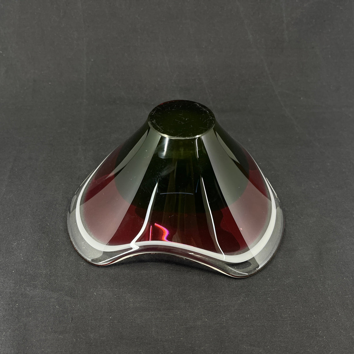 Flygsfors purple bowl with white rim