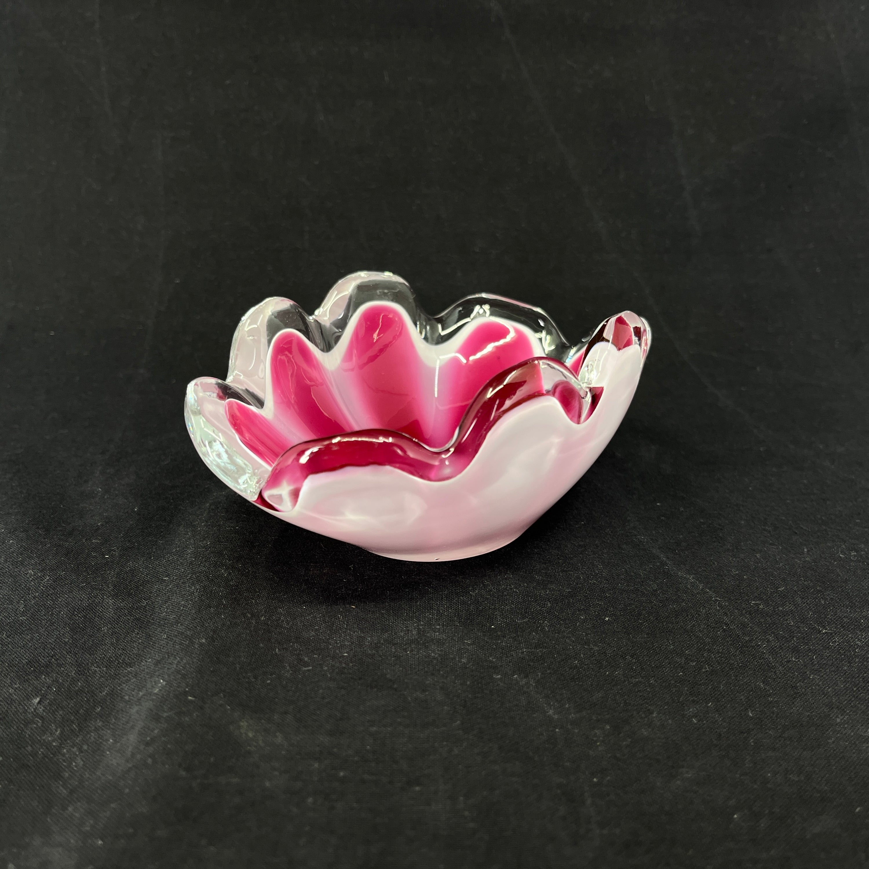 Flygsfors pink bowl with white rim