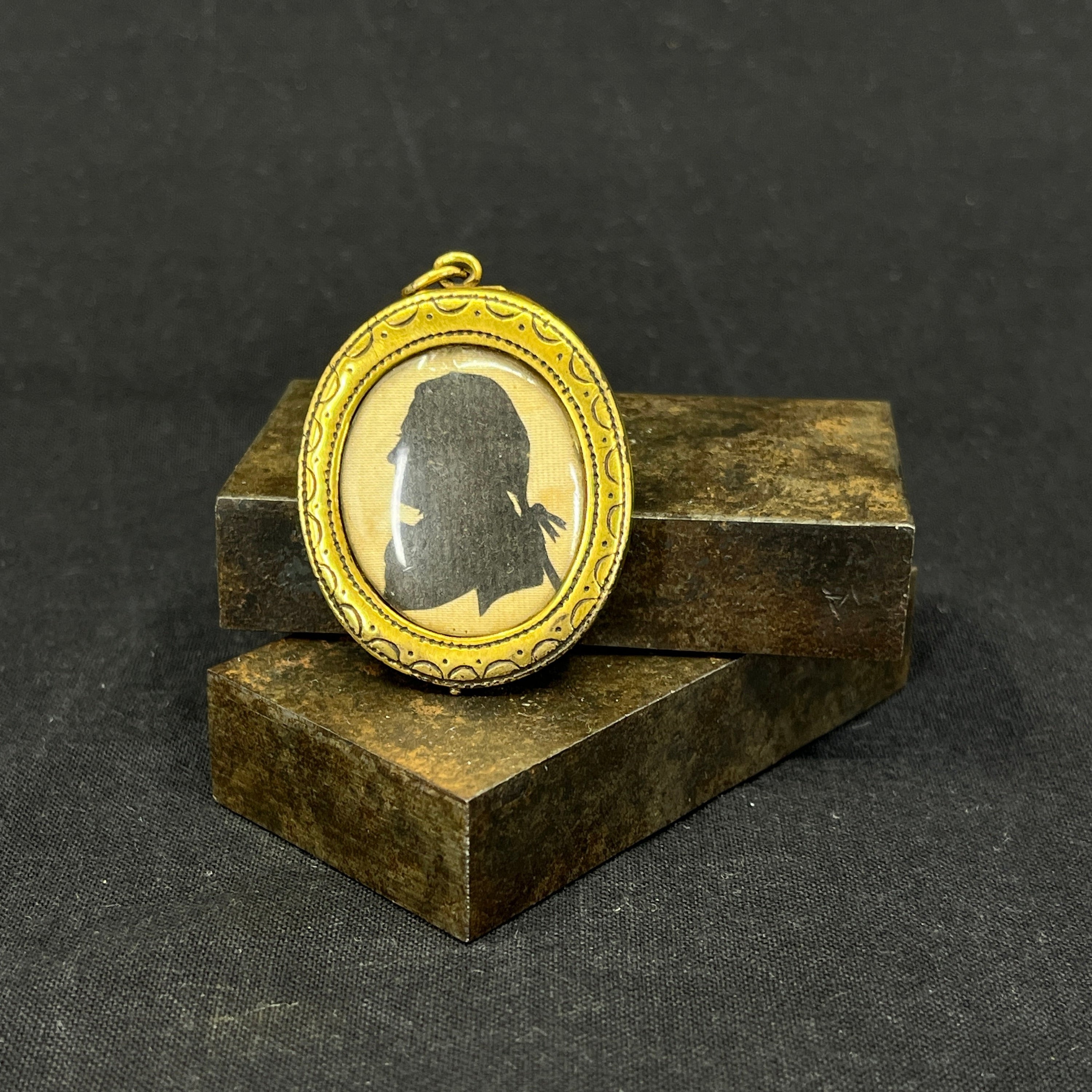 Silhouette cut of nobleman
