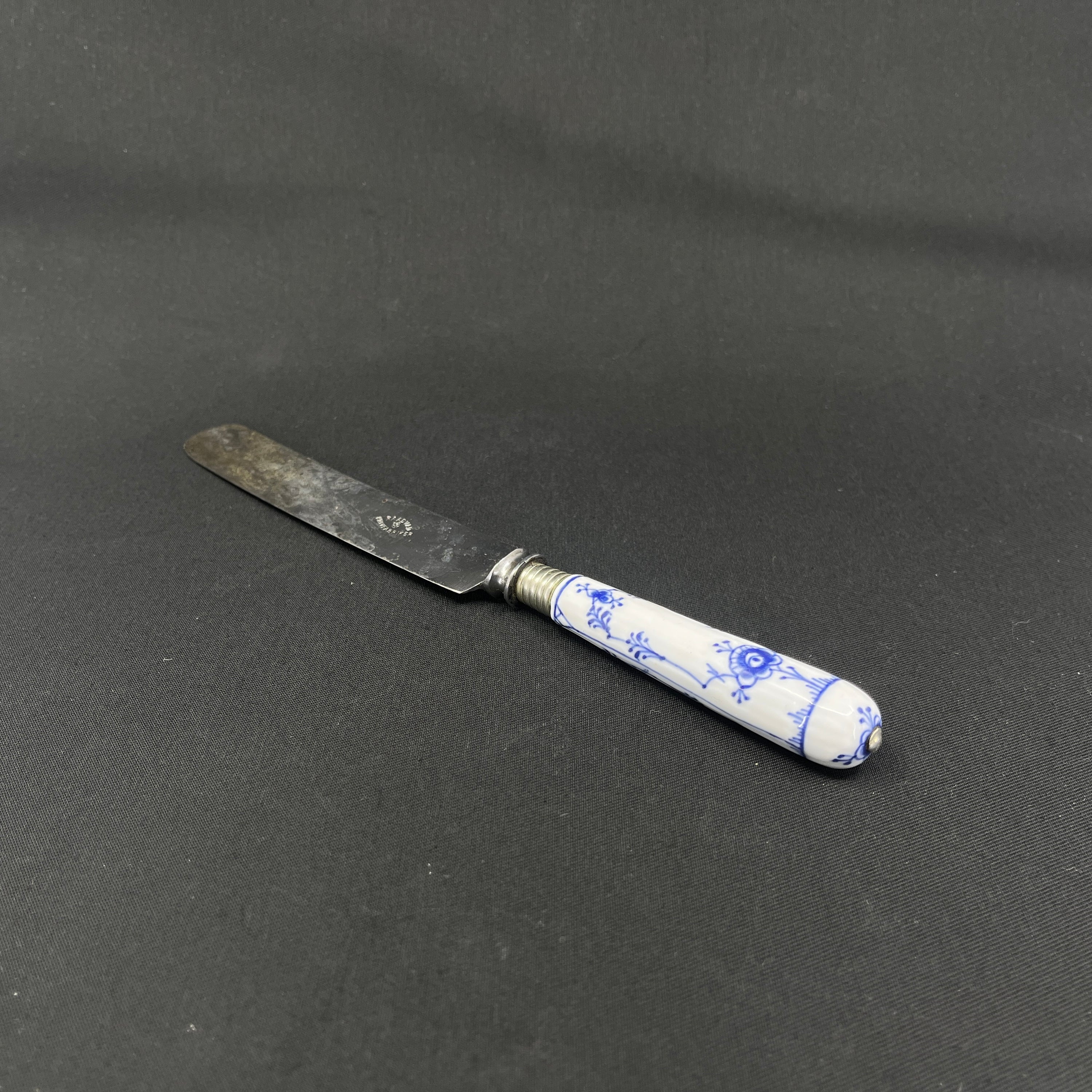 Musselmalet Riflet middagskniv