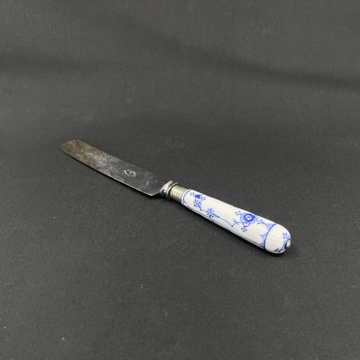 Musselmalet Riflet middagskniv