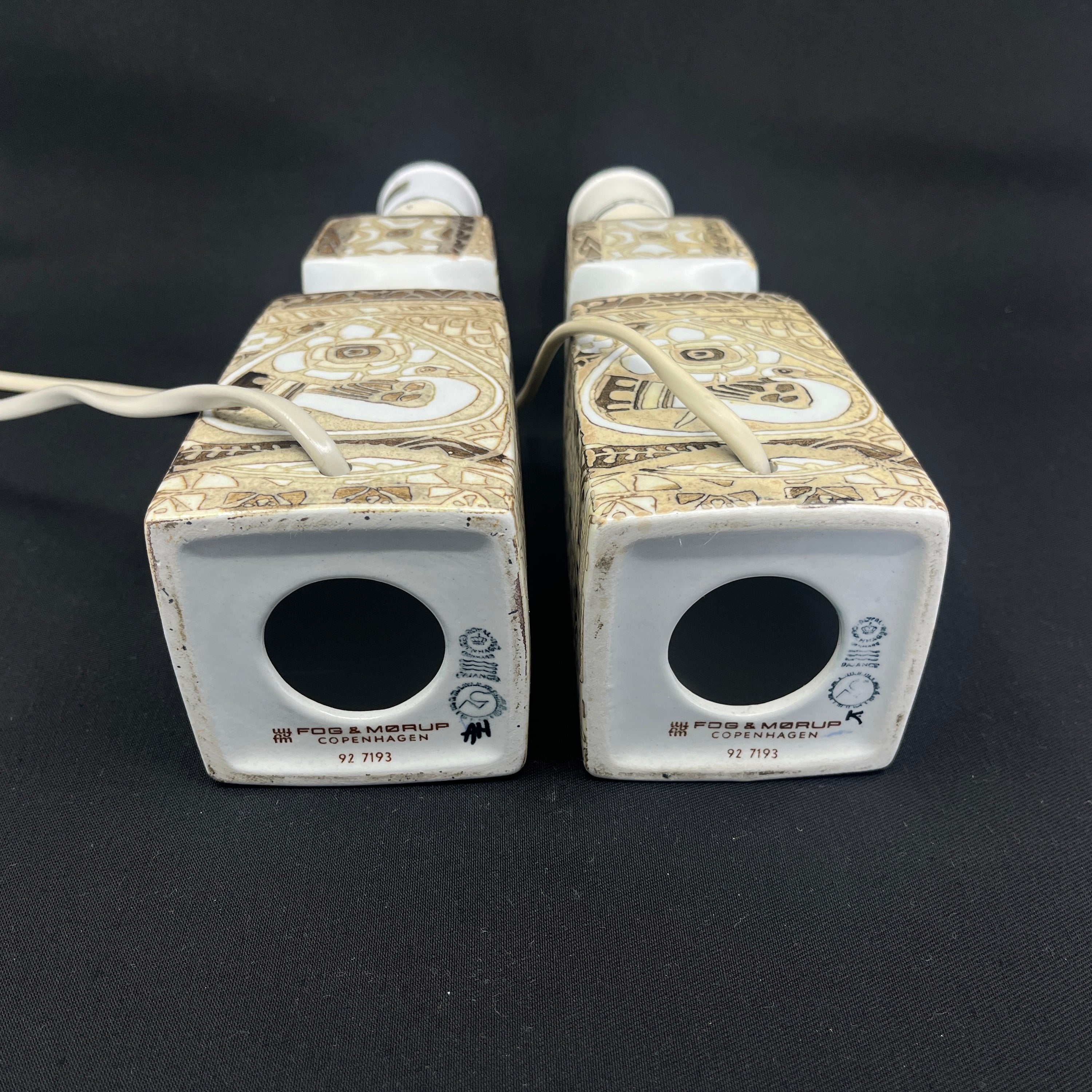 Et par Royal Copenhagen tenera bordlamper