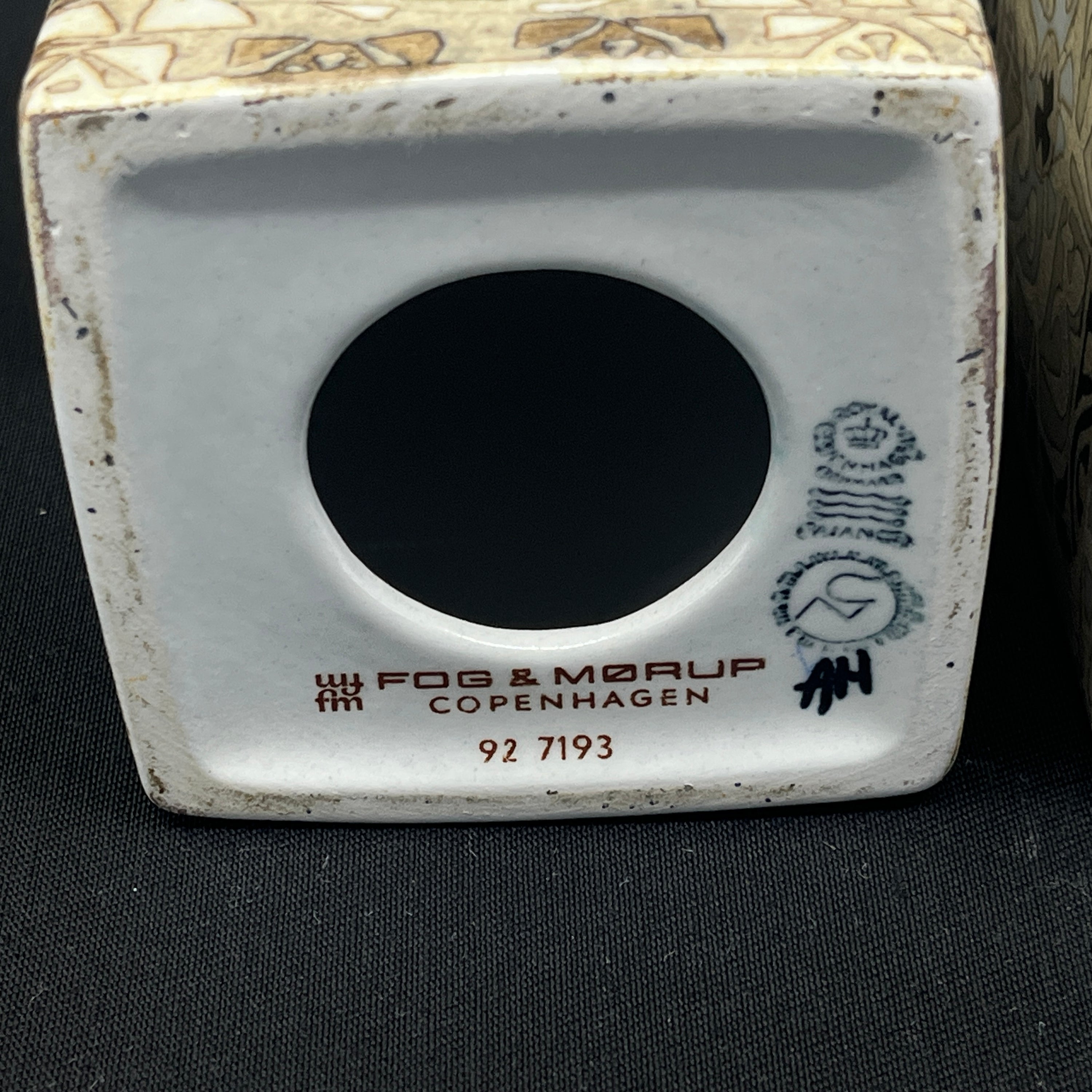 Et par Royal Copenhagen tenera bordlamper