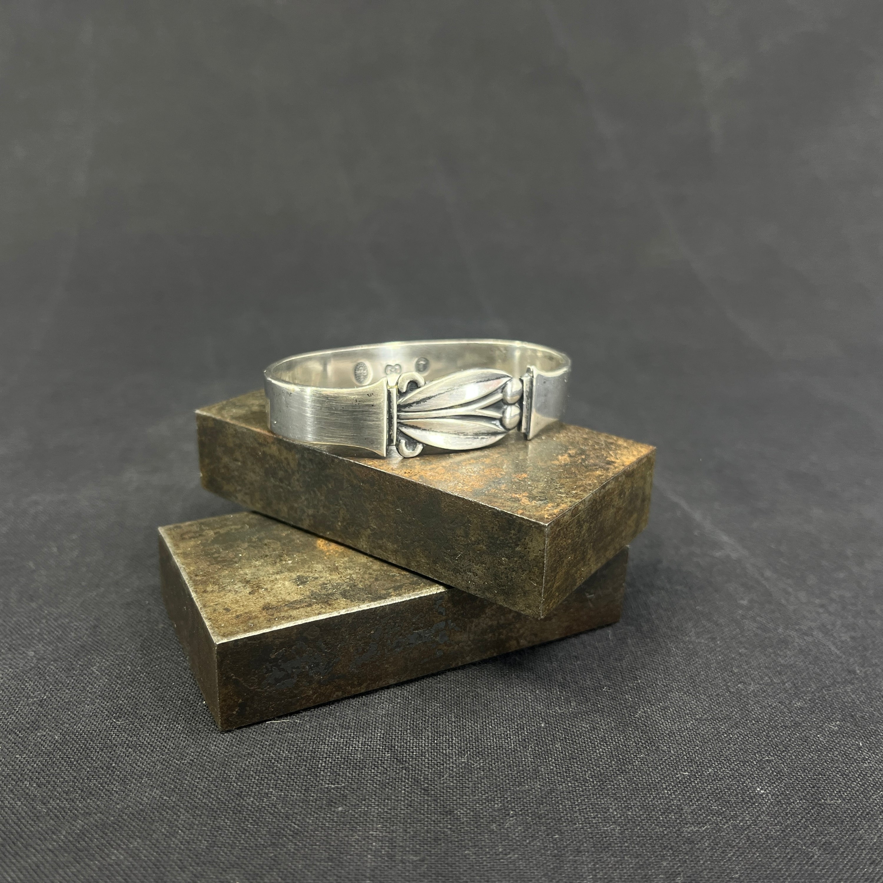 Lotus napkin ring in silver
