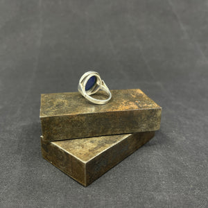 Ring with lapis lazuli