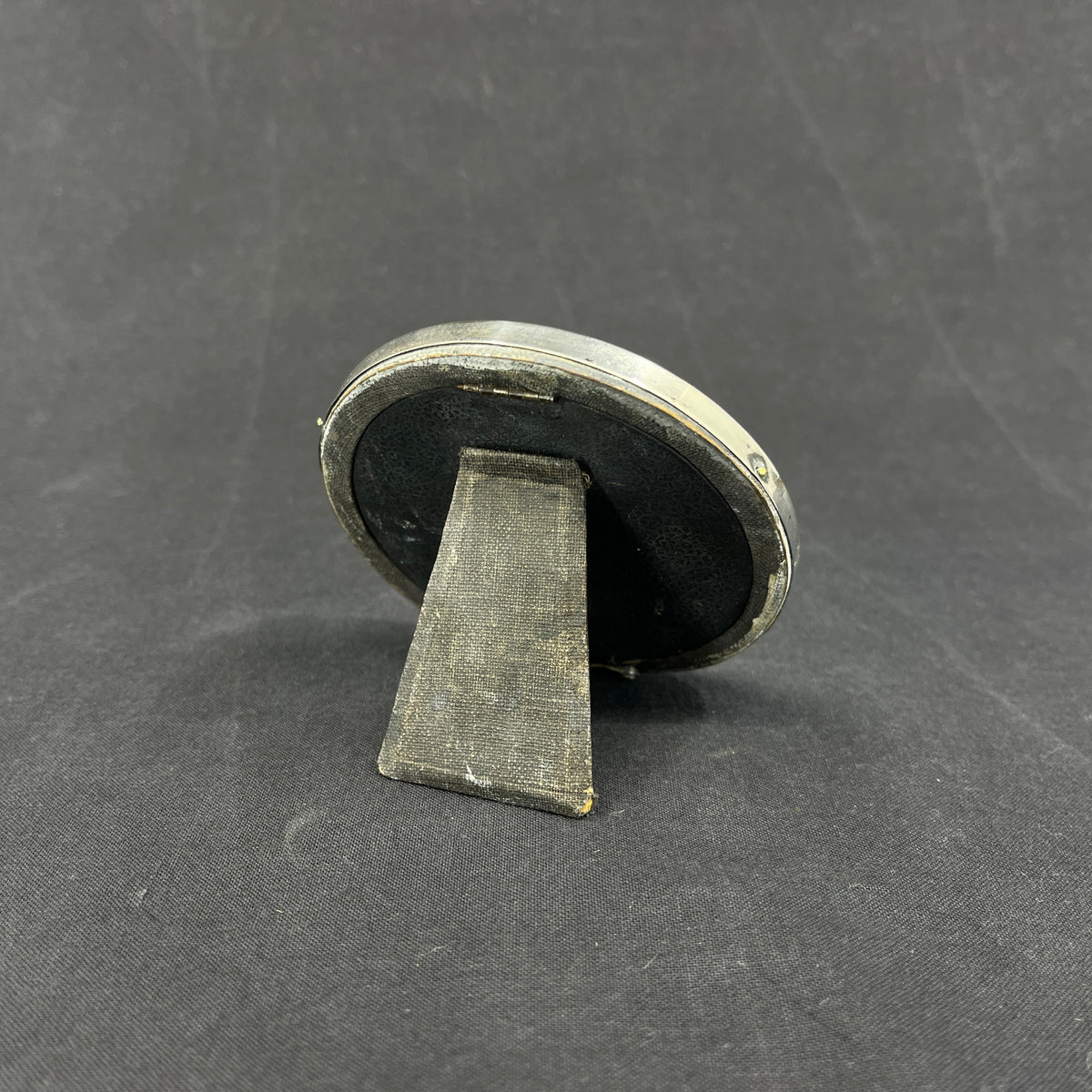 Round picture frame from the beginning of the 20th century