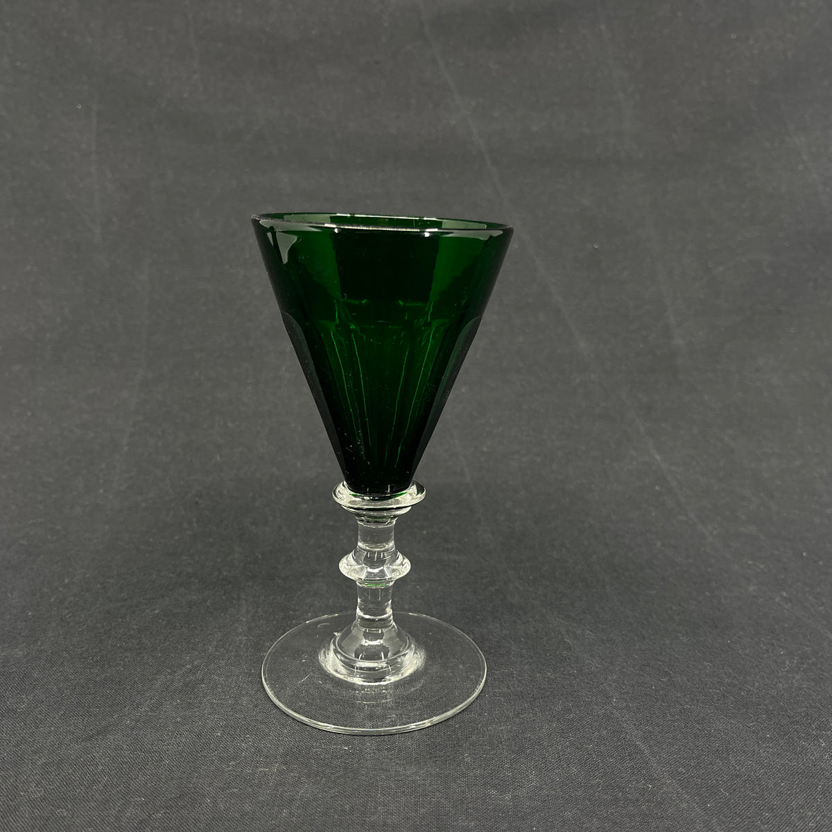 Green Anglais white wine glass