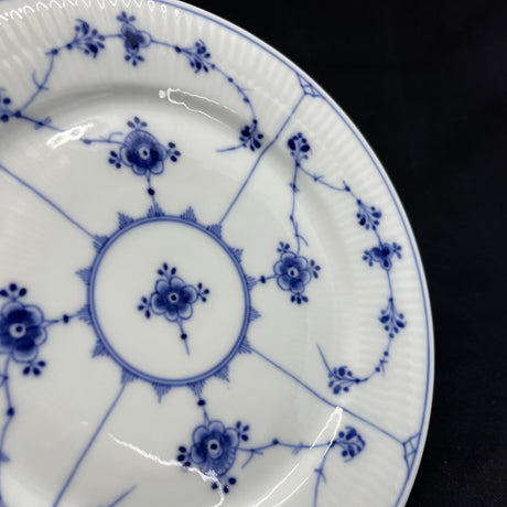 Musselmalet Riflet helflad frokosttallerken, 1/185