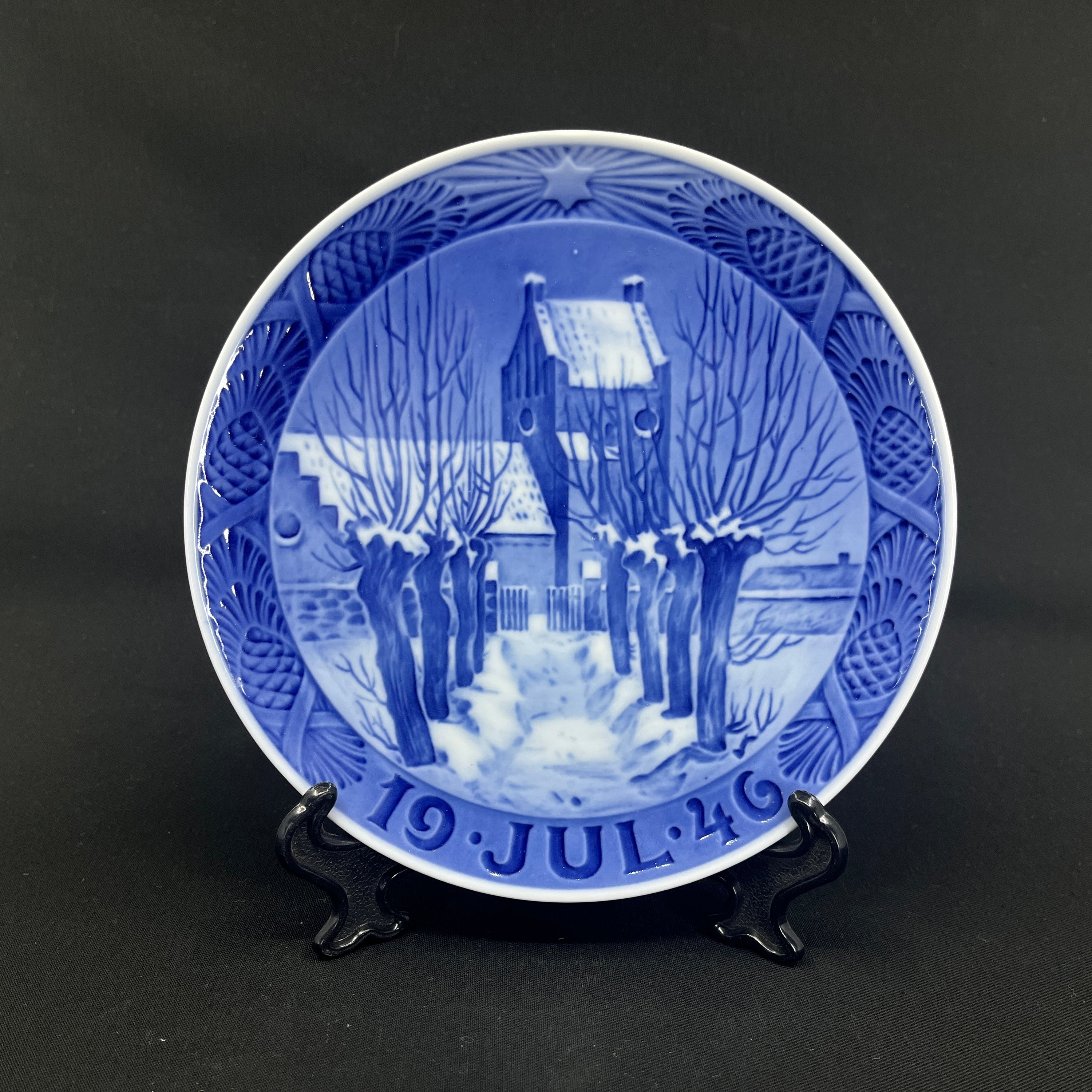 Royal Copenhagen Christmas plate 1946