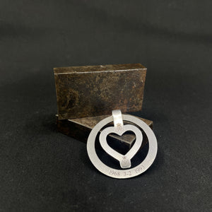 Money clip from Princess Benedikte and Richard's silver wedding anniversary in 1992