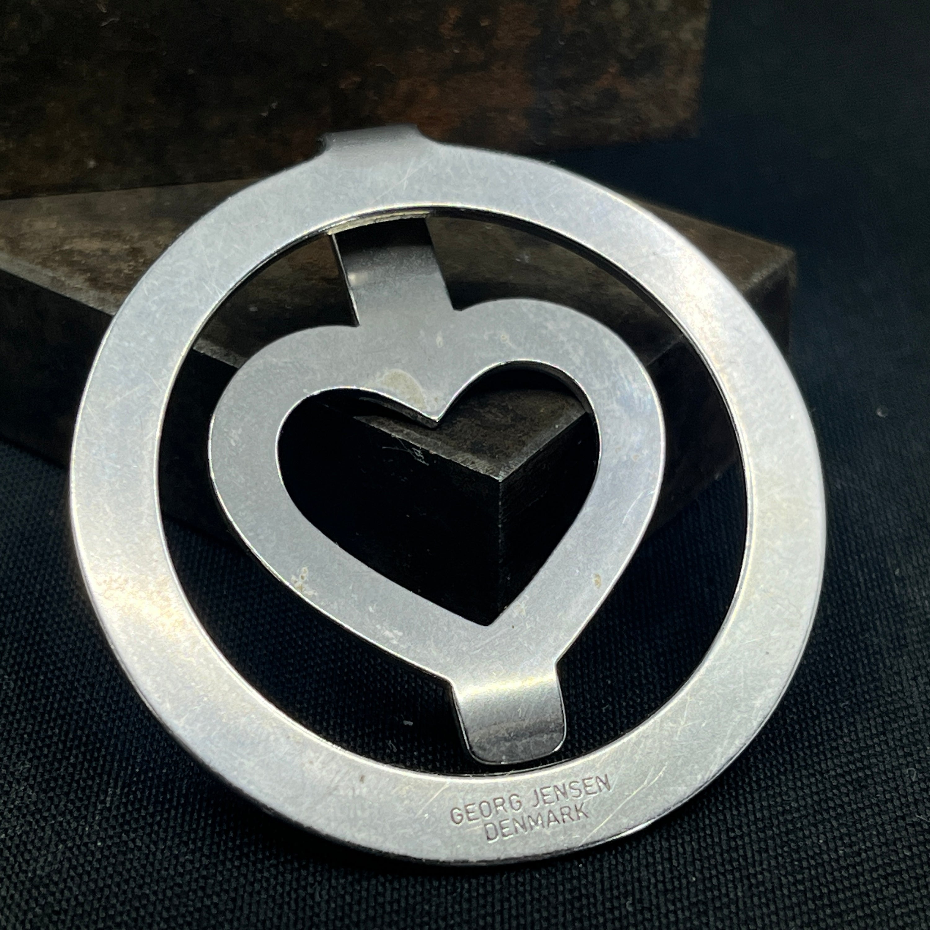 Money clip from Princess Benedikte and Richard's silver wedding anniversary in 1992
