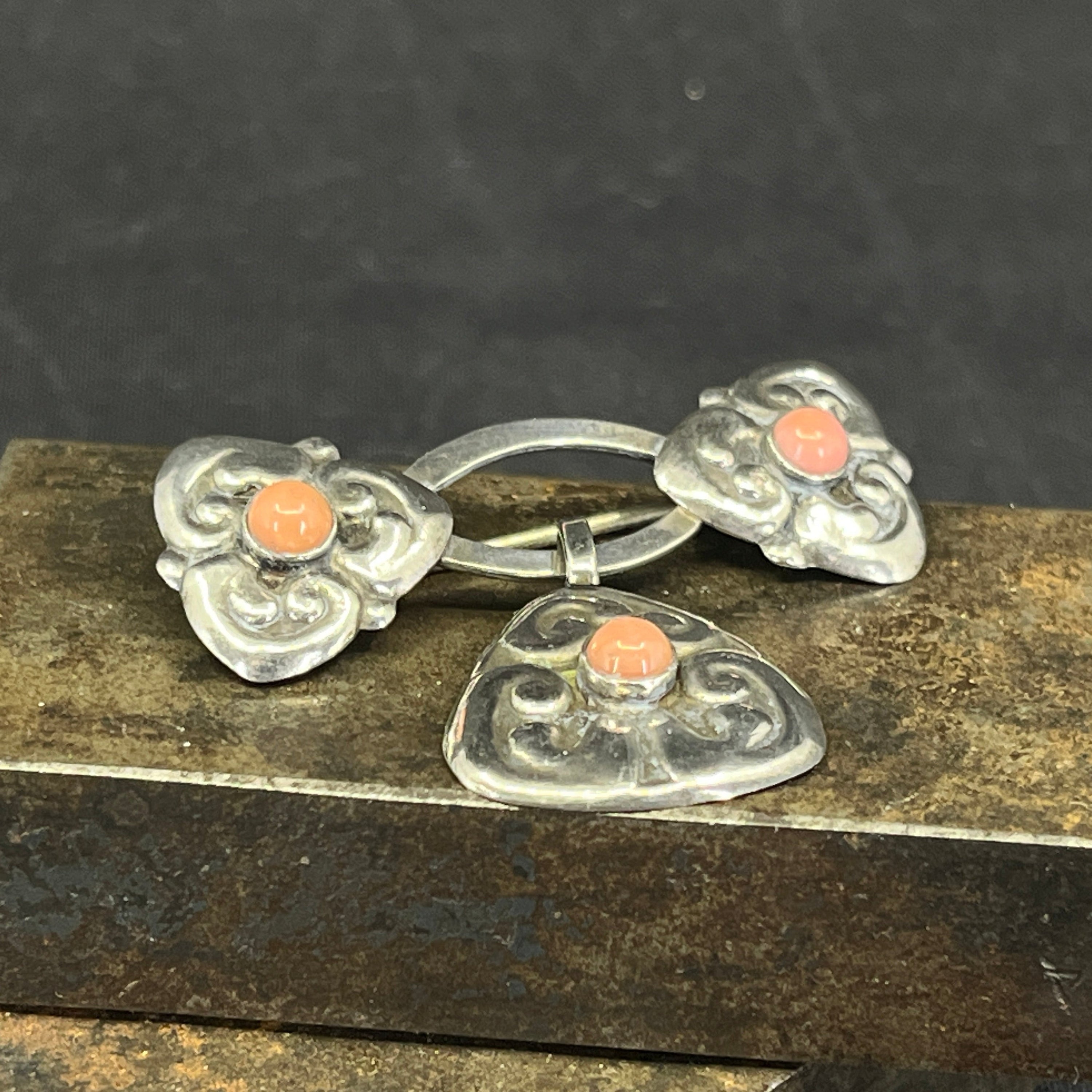 Art nouveau brooch by V. Lauritzen